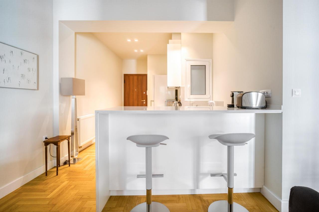 Lovely Sunlit Central Athens 2 Bedroom 2 Bathroom Condo Exterior photo